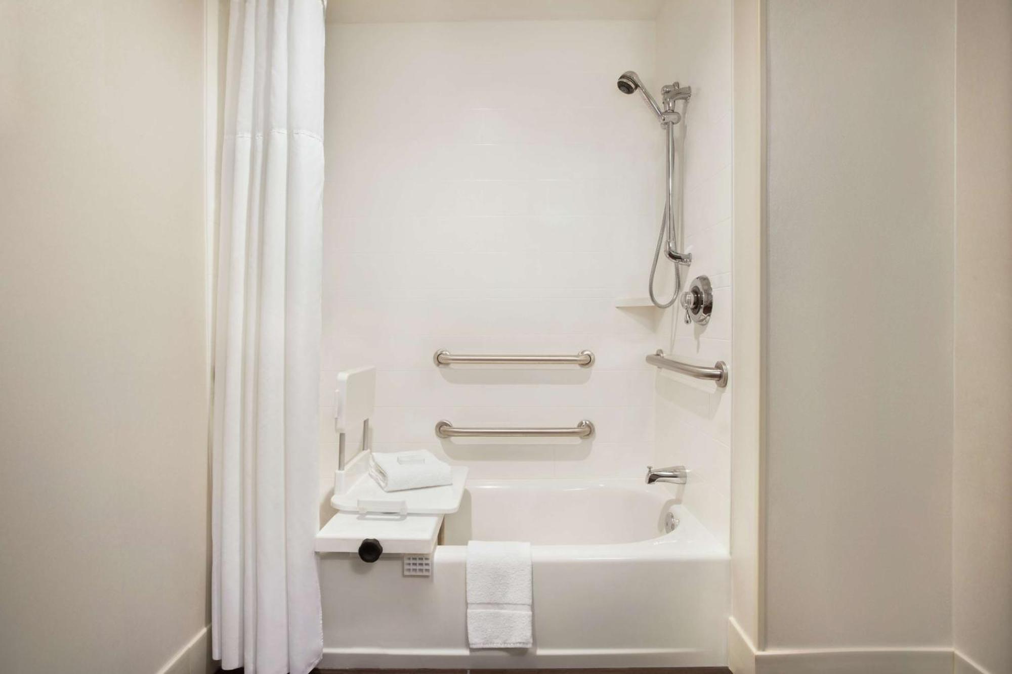 Hampton Hotel Lawrence