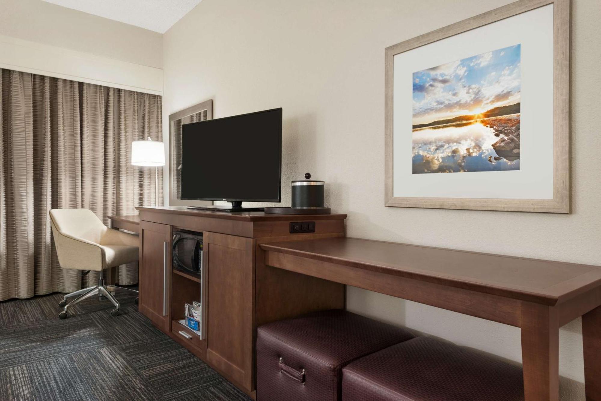 Hotel Hampton 3*
