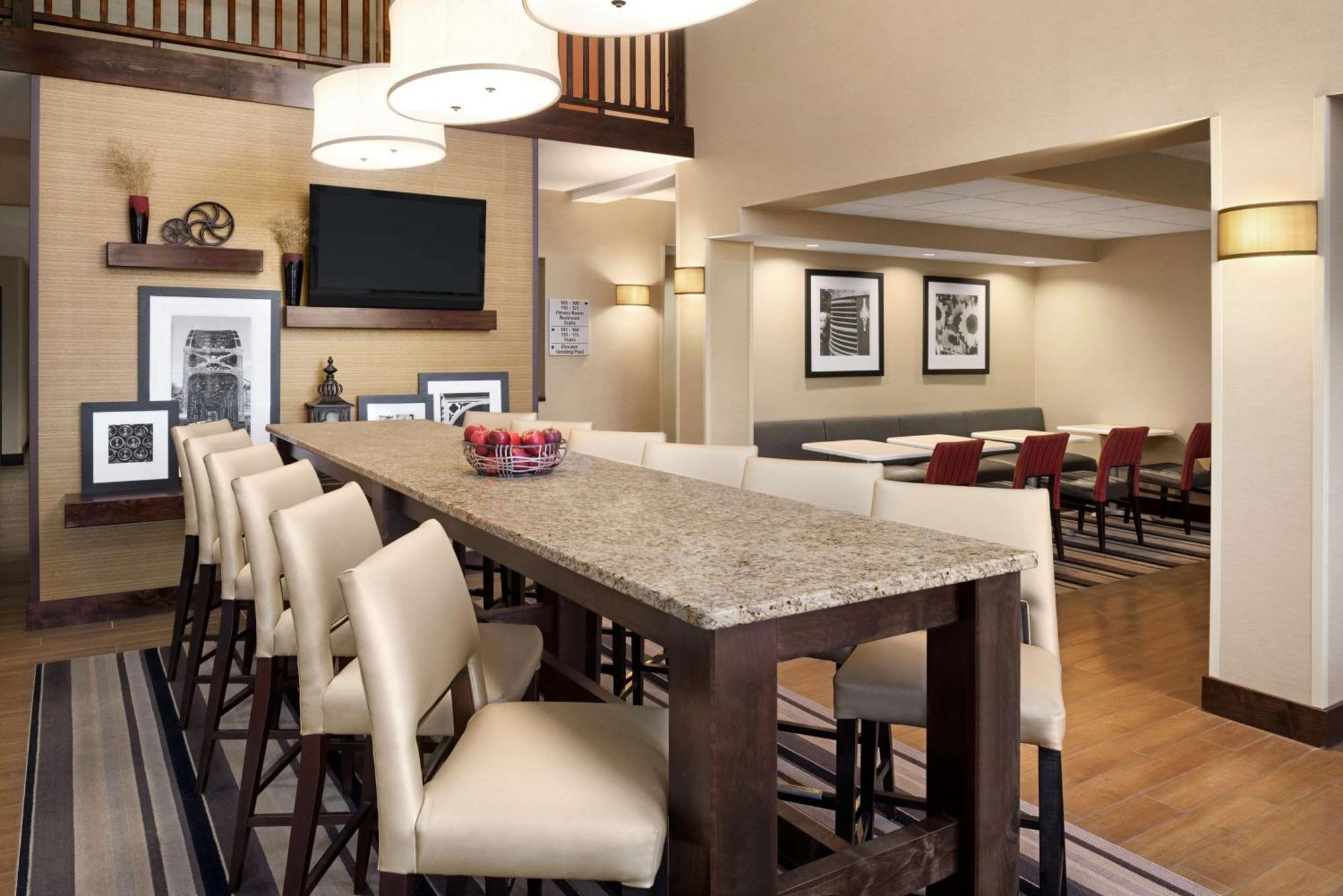 Hampton Hotel 3*