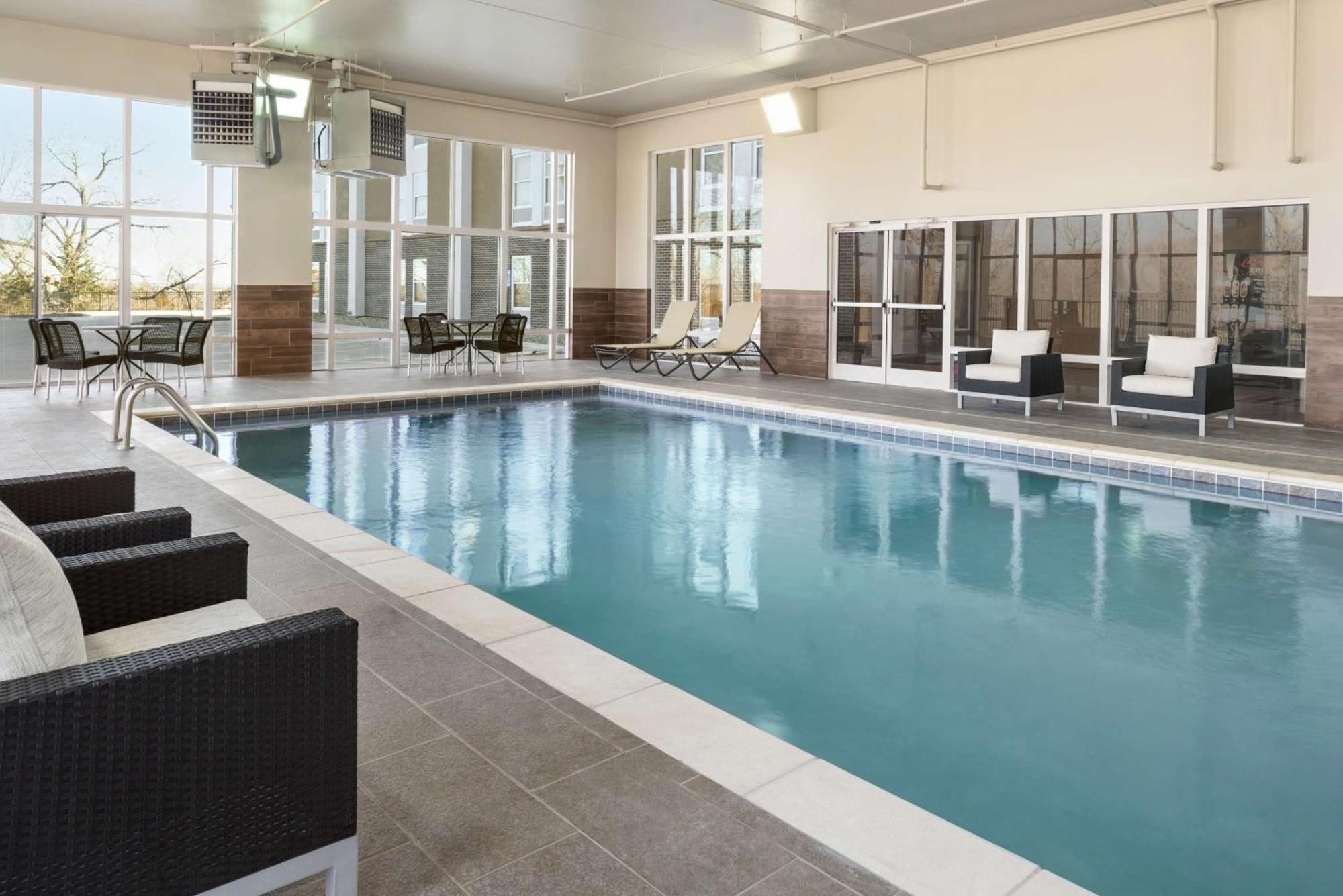 Hampton 3* Lawrence